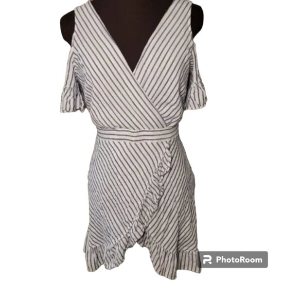 2 for $20 BB Dakota Dress Nautical Beachy Striped Cold Shoulder Ruffle Size 8 - Picture 5 of 10